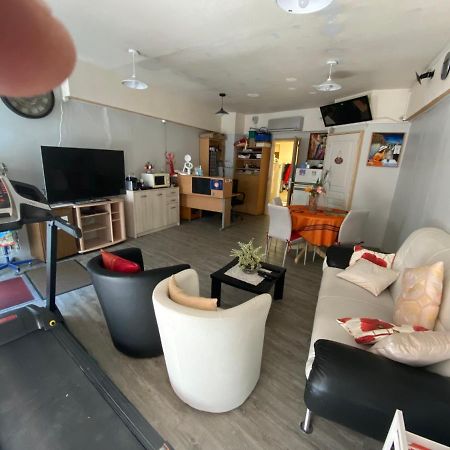 Four A Ban Apartment Mer Bagian luar foto
