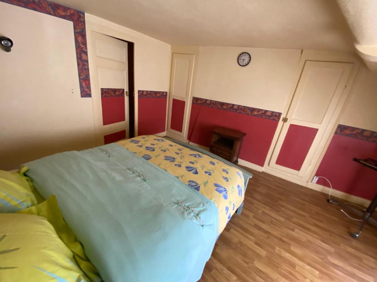 Four A Ban Apartment Mer Bagian luar foto